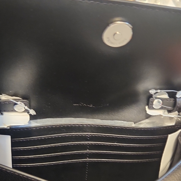 Michael Kors NWT Black Carson Crossbody Bag - Picture 5 of 9